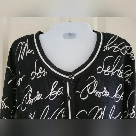 7th Avenue | Cute Black/White Script 3/4 Sleeve Knit Cardigan (SIZE M) - Picture 6 of 13